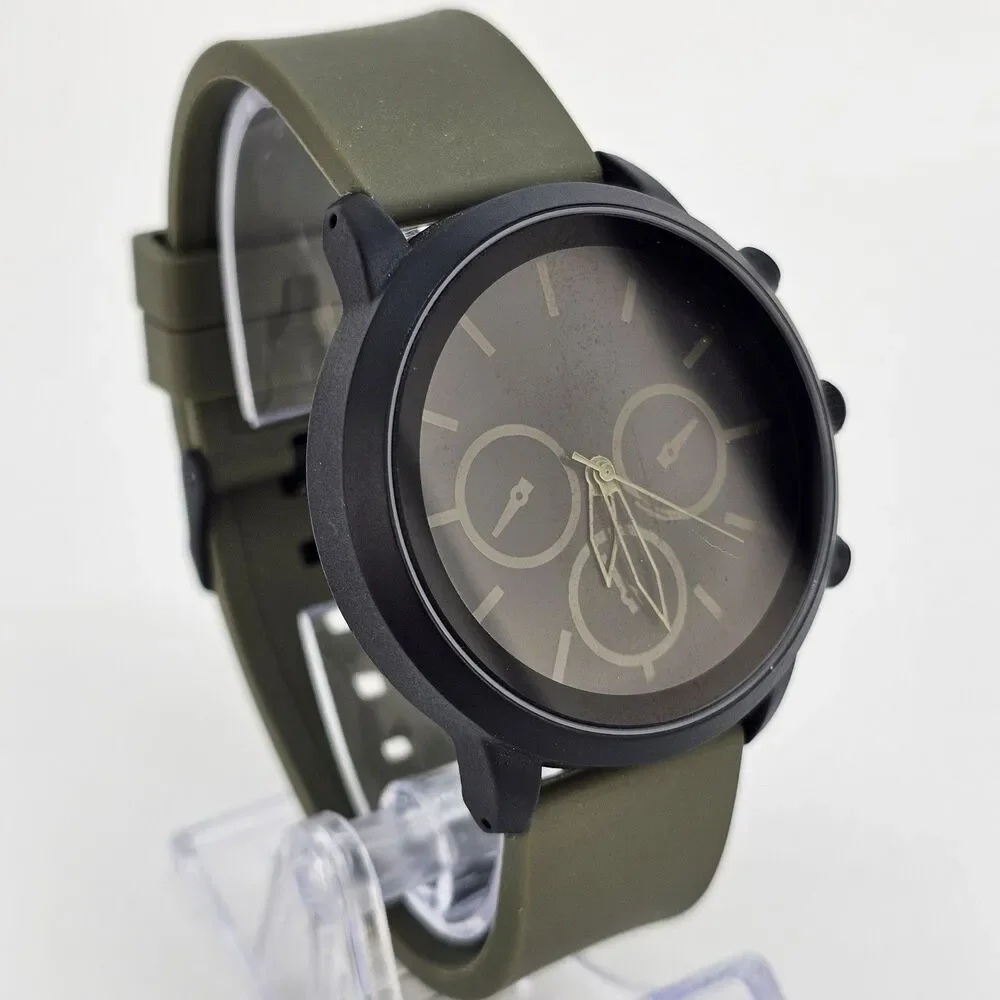 Men's Watch 45MM Black‎ Case Black Dial Dark Green Plastic Bands New Battery